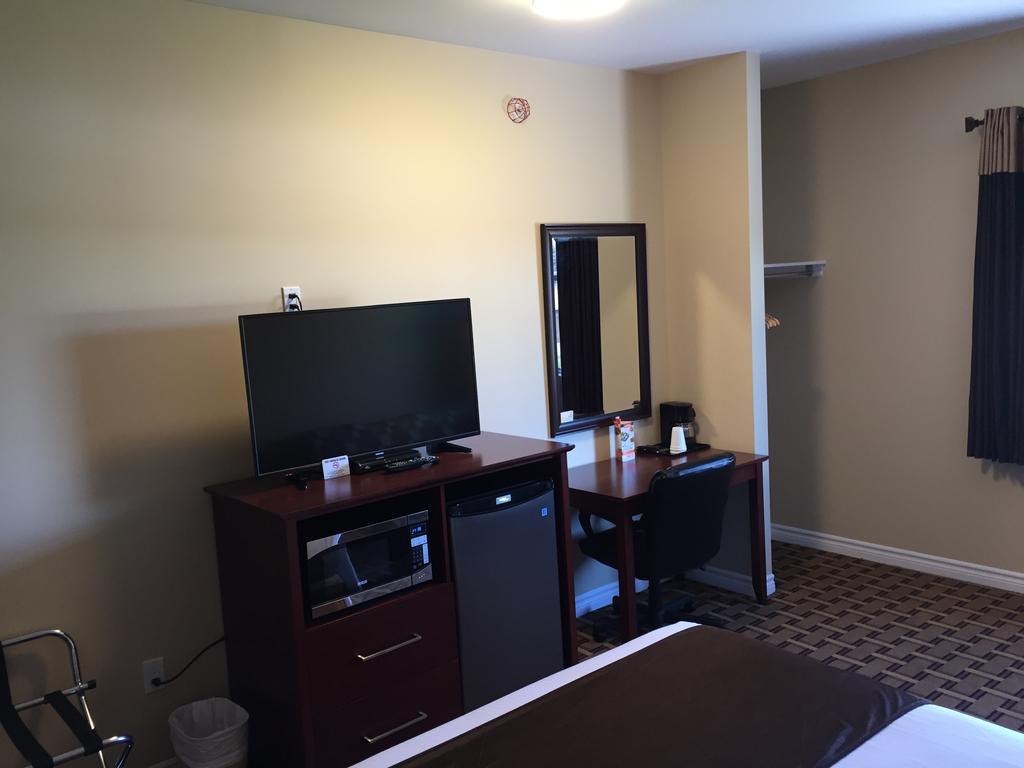 Fox Motor Inn Greater Napanee Kültér fotó