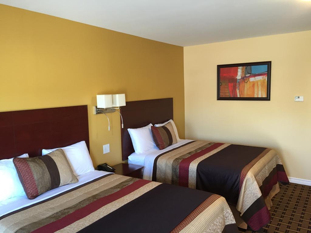 Fox Motor Inn Greater Napanee Kültér fotó