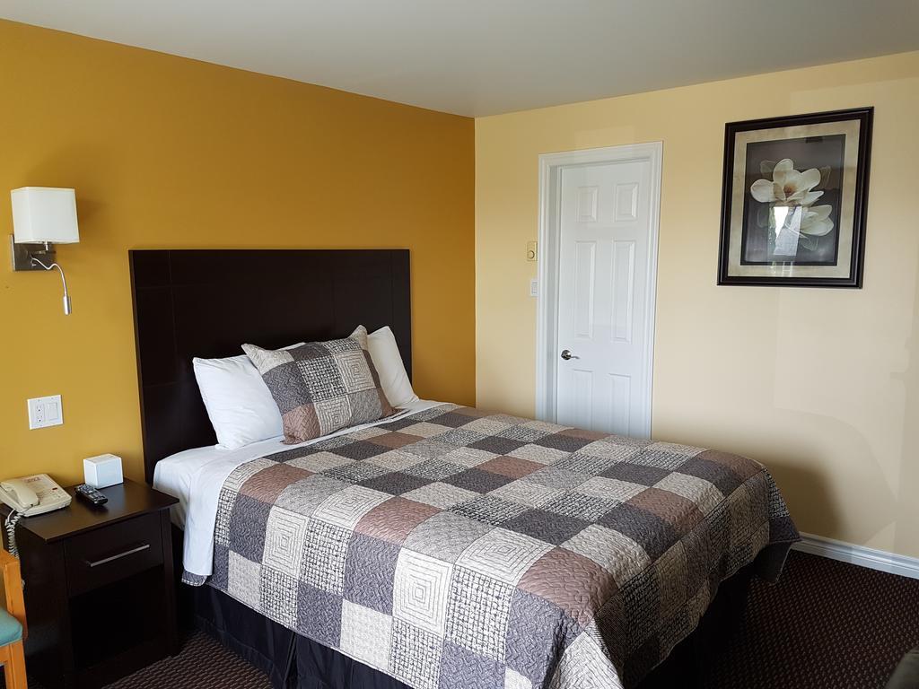 Fox Motor Inn Greater Napanee Szoba fotó