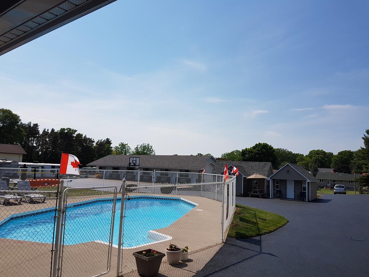 Fox Motor Inn Greater Napanee Kültér fotó
