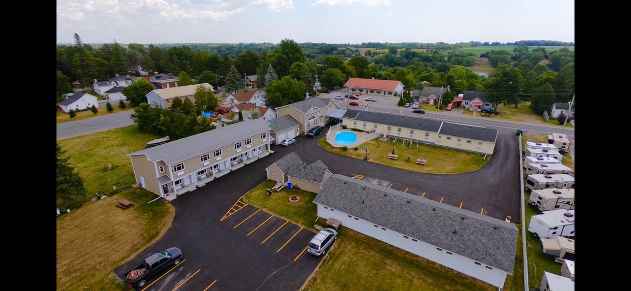 Fox Motor Inn Greater Napanee Kültér fotó