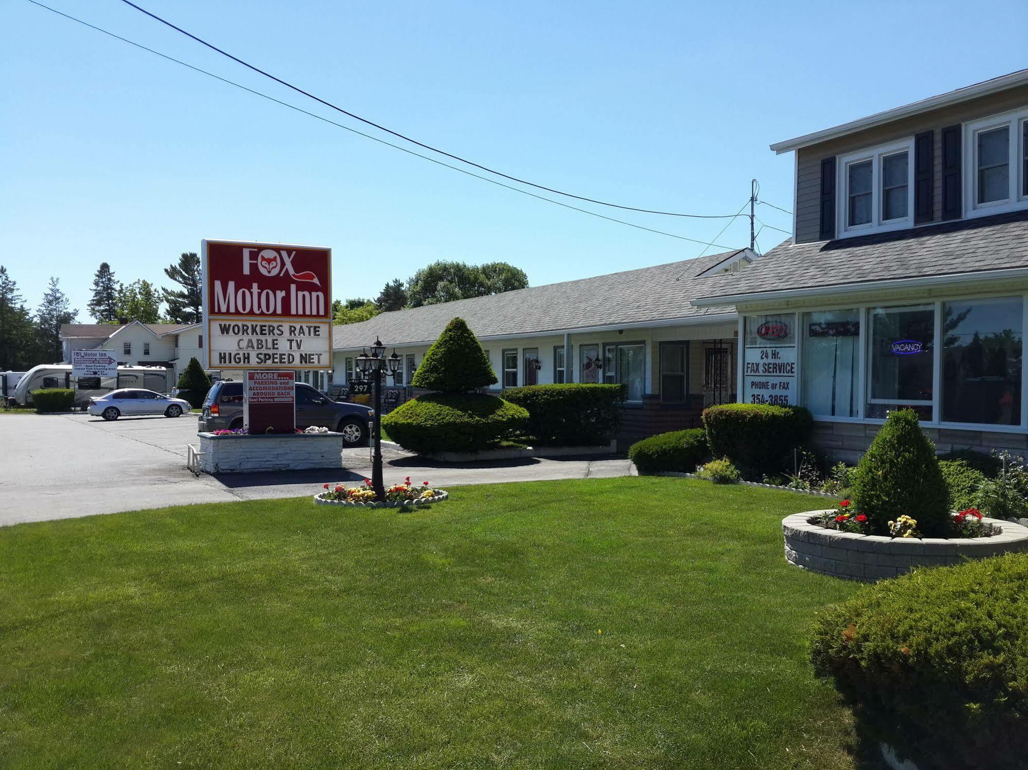 Fox Motor Inn Greater Napanee Kültér fotó