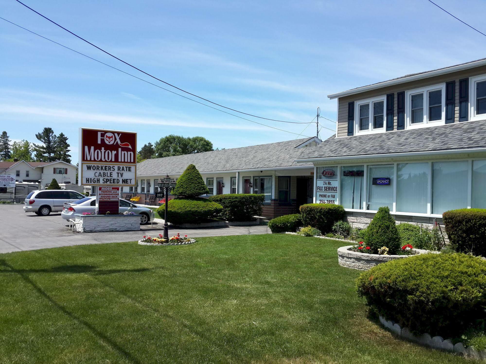 Fox Motor Inn Greater Napanee Kültér fotó