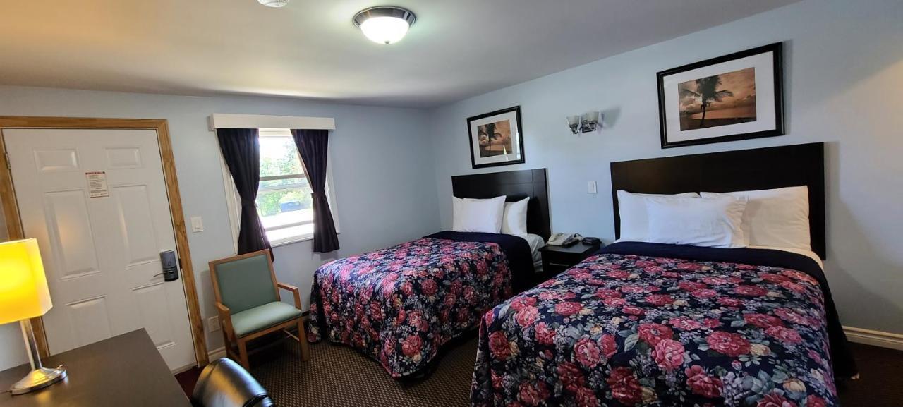 Fox Motor Inn Greater Napanee Kültér fotó